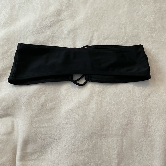 ⭐️ 2/$8 - Women’s Bikini Top ⭐️ - Picture 3 of 4